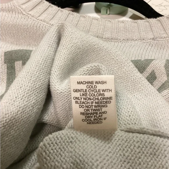 💕Adorable Moon & Madison sweater set 💕 Absolutely love this 💕 Too small for me 😢 - Picture 6 of 6